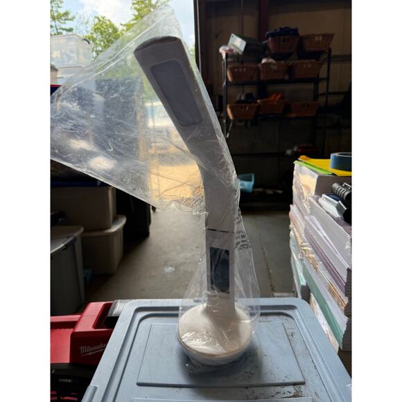 Otter Lite Wireless Charging LED Lamp - Model B1FSB - Picture 7 of 8